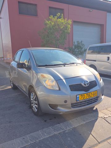 טויוטה יאריס