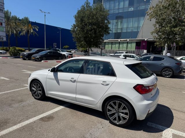 אאודי A1