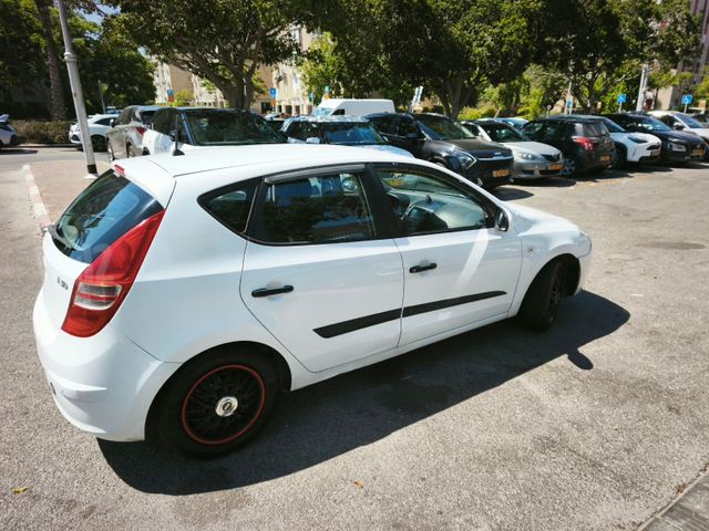 יונדאי i30