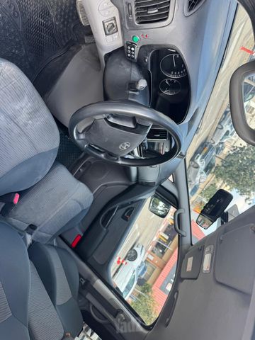 יונדאי H-1 / i800
