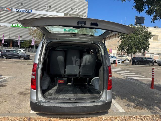 יונדאי H-1 / i800