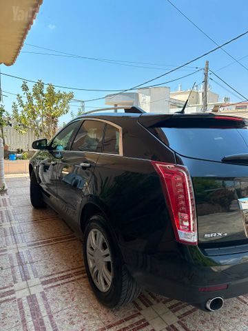 קאדילק SRX