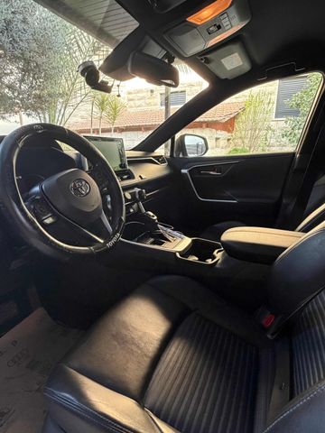 טויוטה RAV4