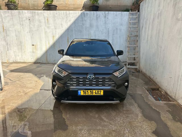 טויוטה RAV4