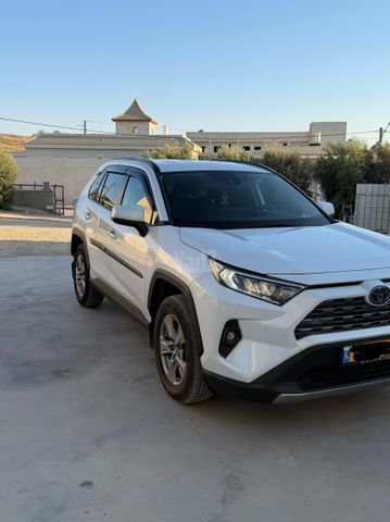 טויוטה RAV4