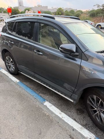 טויוטה RAV4