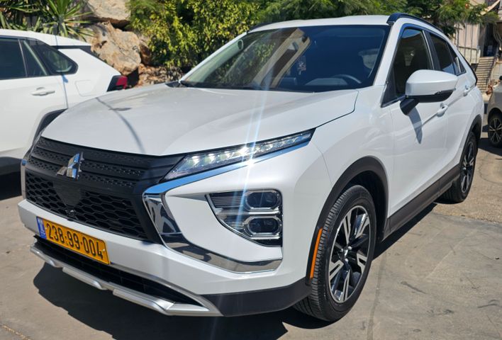 אקליפס קרוס 4X2 Executive אוט׳ בנזין 1.5 (152 כ״ס)