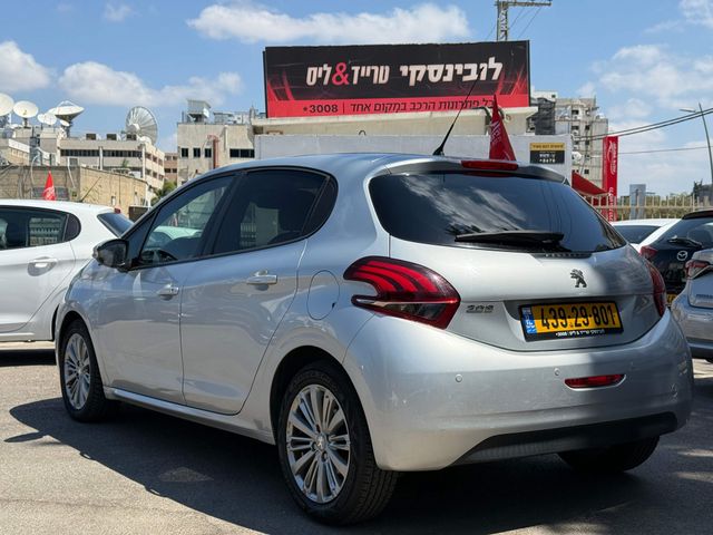 פיג'ו 208