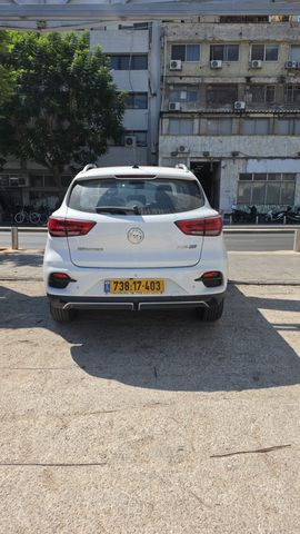 אם ג'י ZS