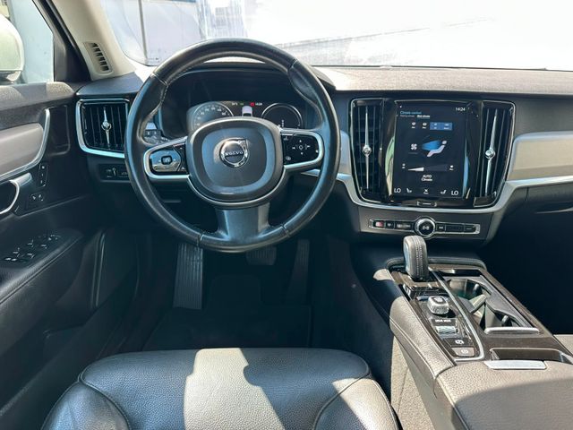 וולוו S90