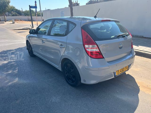יונדאי i30