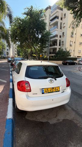 טויוטה אוריס