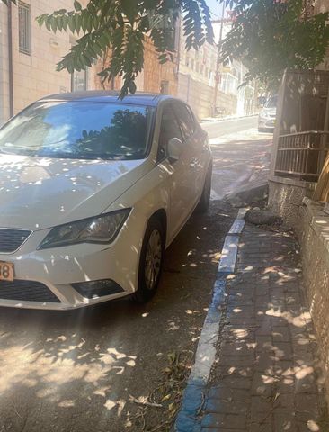 מודעת רכב סיאט לאון