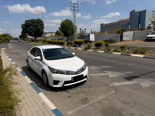 טויוטה קורולה