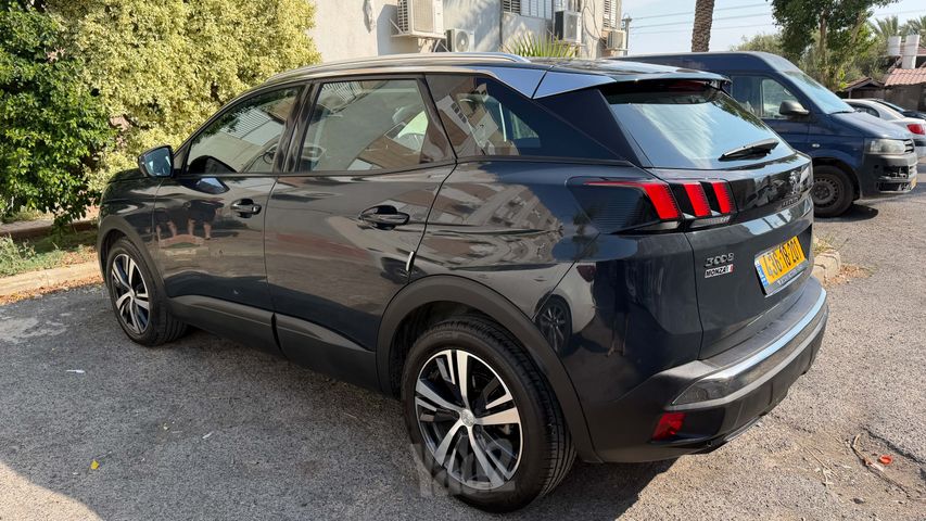 פיג'ו 3008