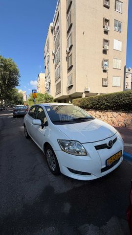 מודעת רכב טויוטה אוריס