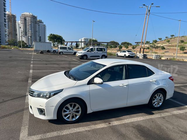טויוטה קורולה