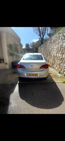 אופל אסטרה