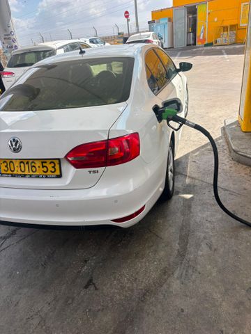 מודעת רכב פולקסווגן ג'טה 