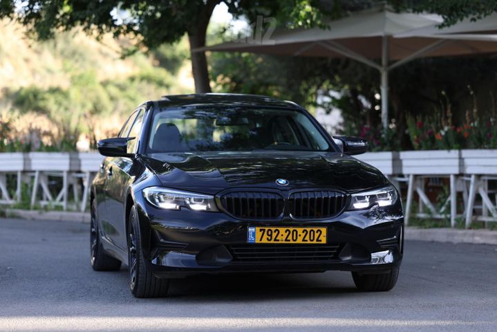 מודעת רכב ב מ וו סדרה 3