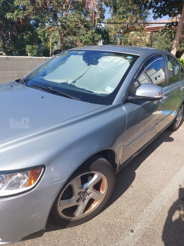 וולוו S40