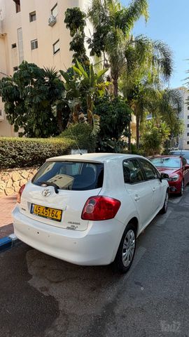 טויוטה אוריס