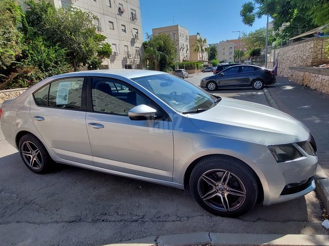 סקודה אוקטביה