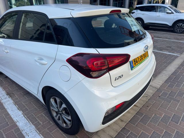 יונדאי i20
