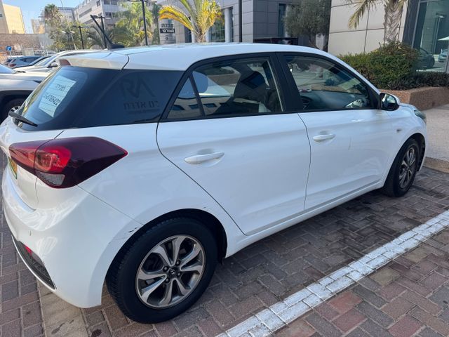 יונדאי i20
