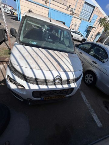 מודעת רכב סיטרואן ברלינגו