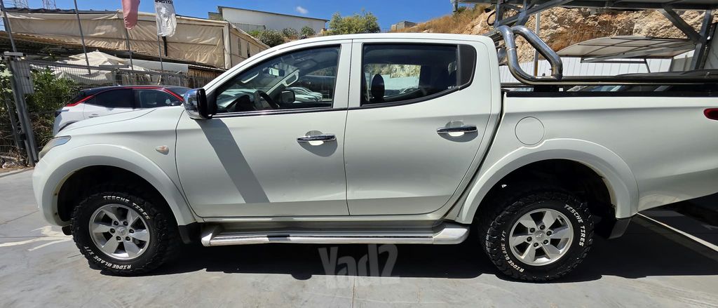 מיצובישי טרייטון / L200
