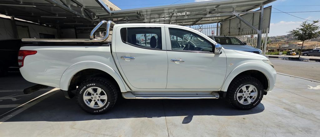 מיצובישי טרייטון / L200