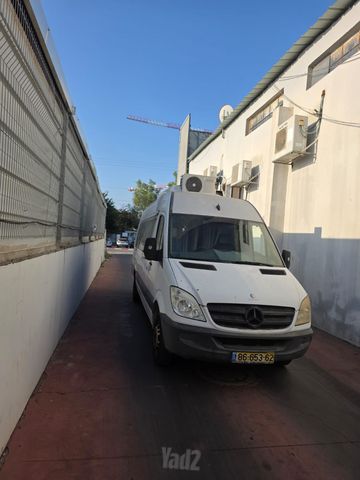מודעת רכב מרצדס-בנץ ספרינטר