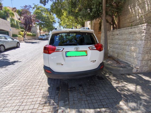 טויוטה RAV4