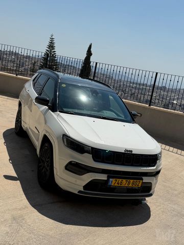 מודעת רכב ג'יפ קומפאס