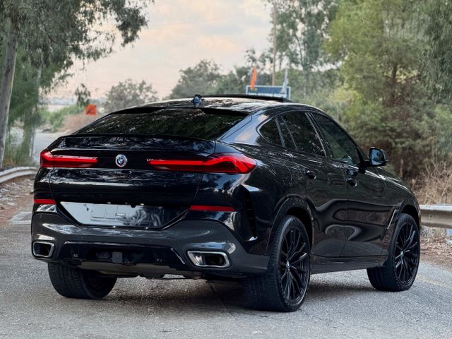 ב מ וו X6