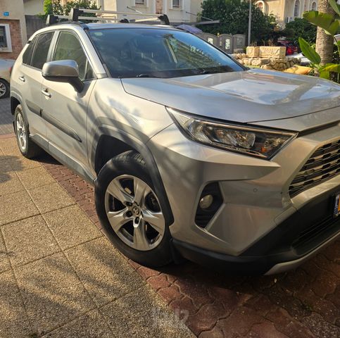 מודעת רכב טויוטה RAV4