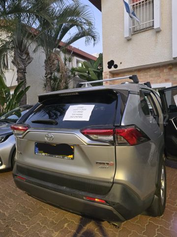 מודעת רכב טויוטה RAV4