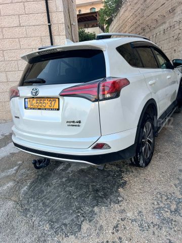 טויוטה RAV4