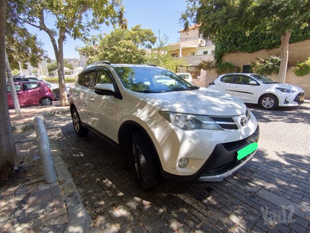 מודעת רכב טויוטה RAV4