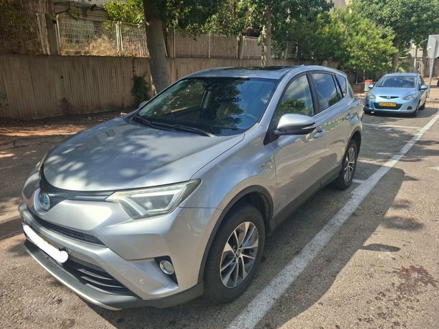 טויוטה RAV4