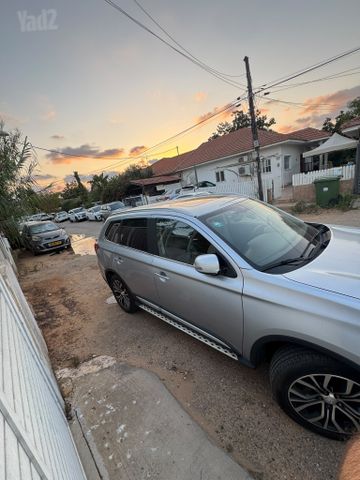 מיצובישי אאוטלנדר