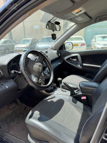 טויוטה RAV4