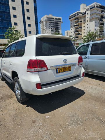 טויוטה לנד קרוזר