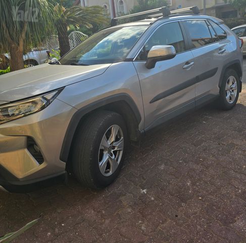 טויוטה RAV4