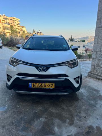 טויוטה RAV4