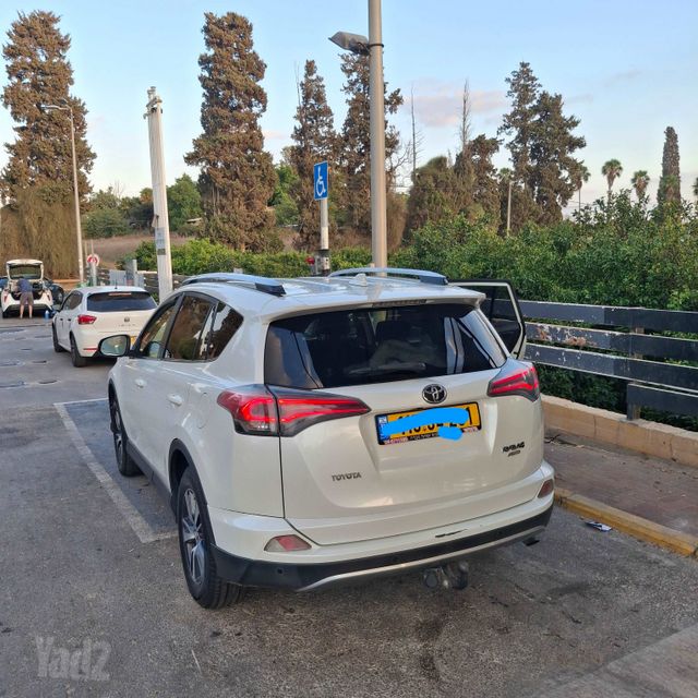 טויוטה RAV4