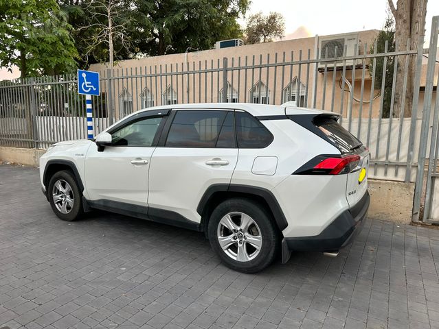 טויוטה RAV4