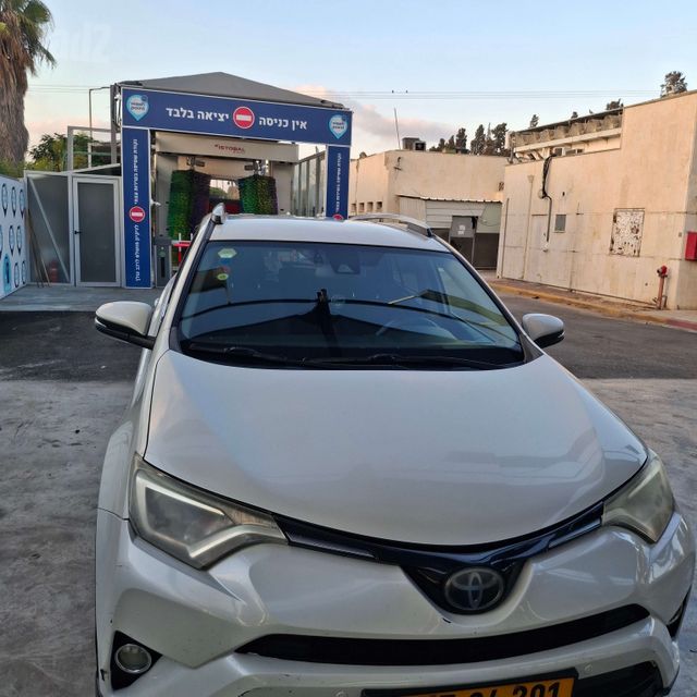 טויוטה RAV4