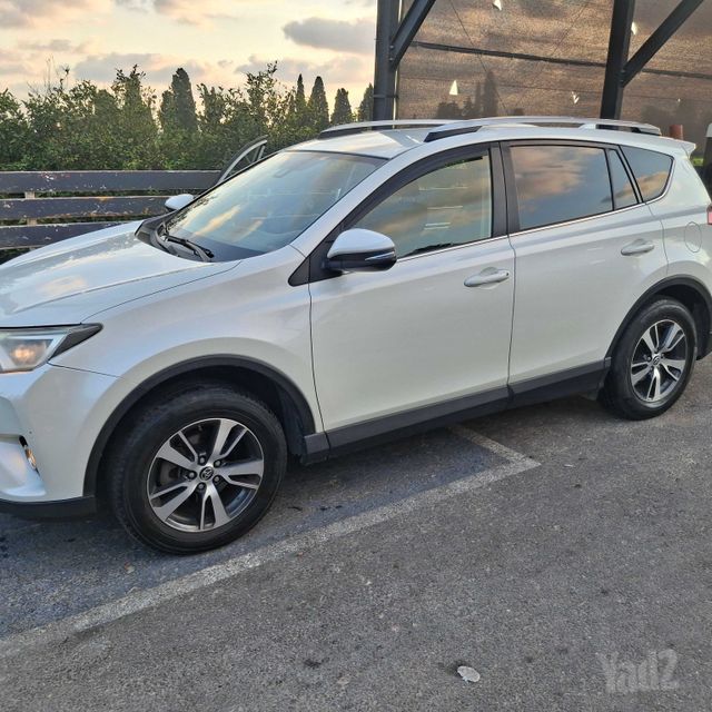 טויוטה RAV4